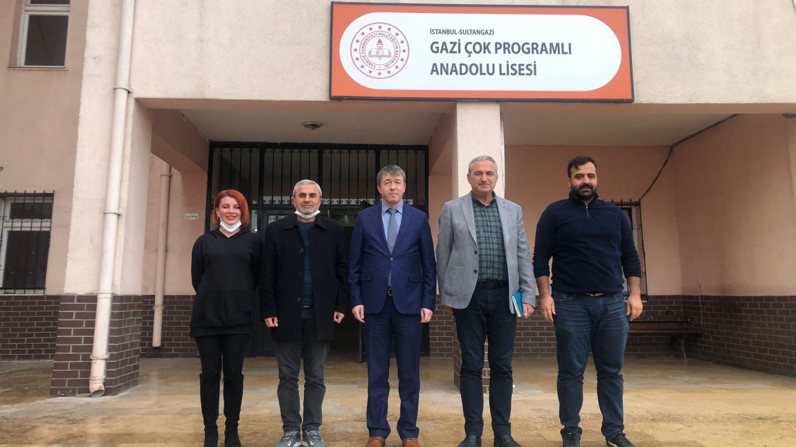 Sultangazi İlçe Müdürü Necati Tekbaş Okul ziyaretlerini sürdürüyor